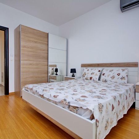 Apartment Dobrota Kotor Luaran gambar