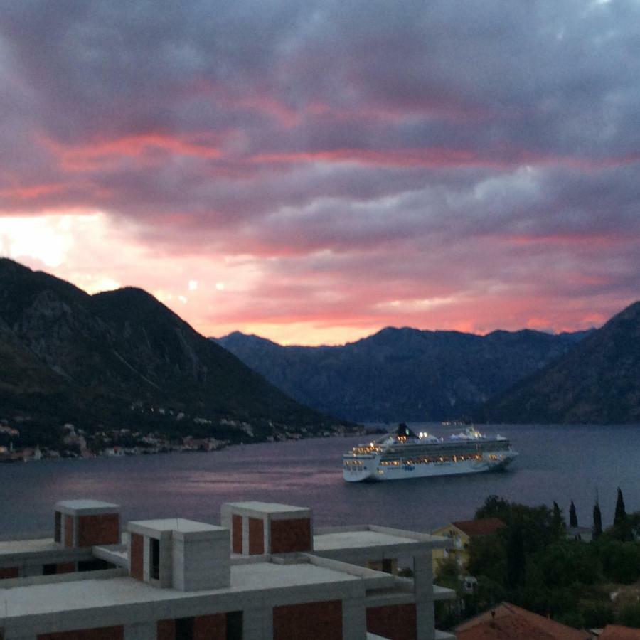 Apartment Dobrota Kotor Luaran gambar