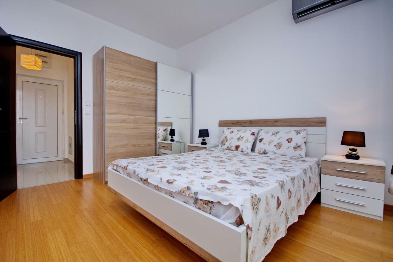 Apartment Dobrota Kotor Luaran gambar