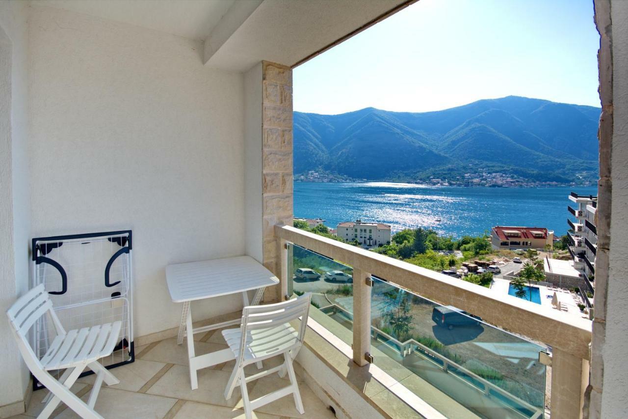 Apartment Dobrota Kotor Luaran gambar