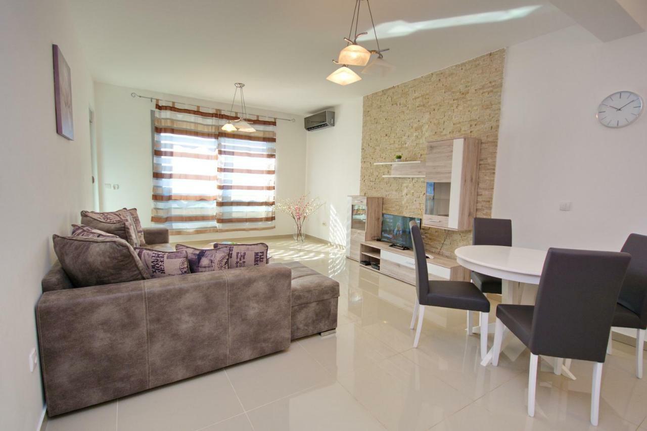 Apartment Dobrota Kotor Luaran gambar