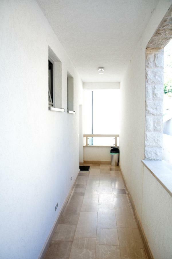 Apartment Dobrota Kotor Luaran gambar